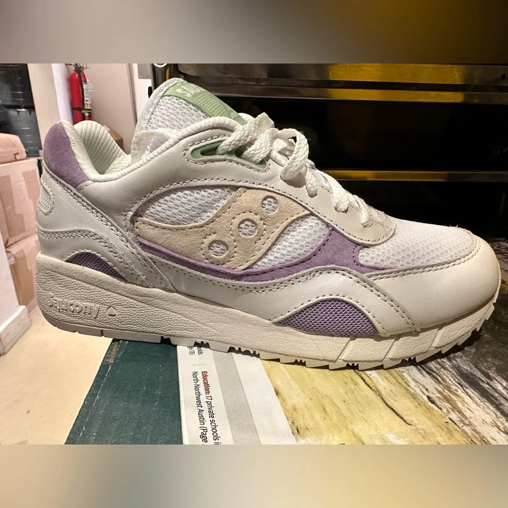 NIB Saucony Shadow White & Purple sneakers New in Box NIB 7.5 - Picture 1 of 5